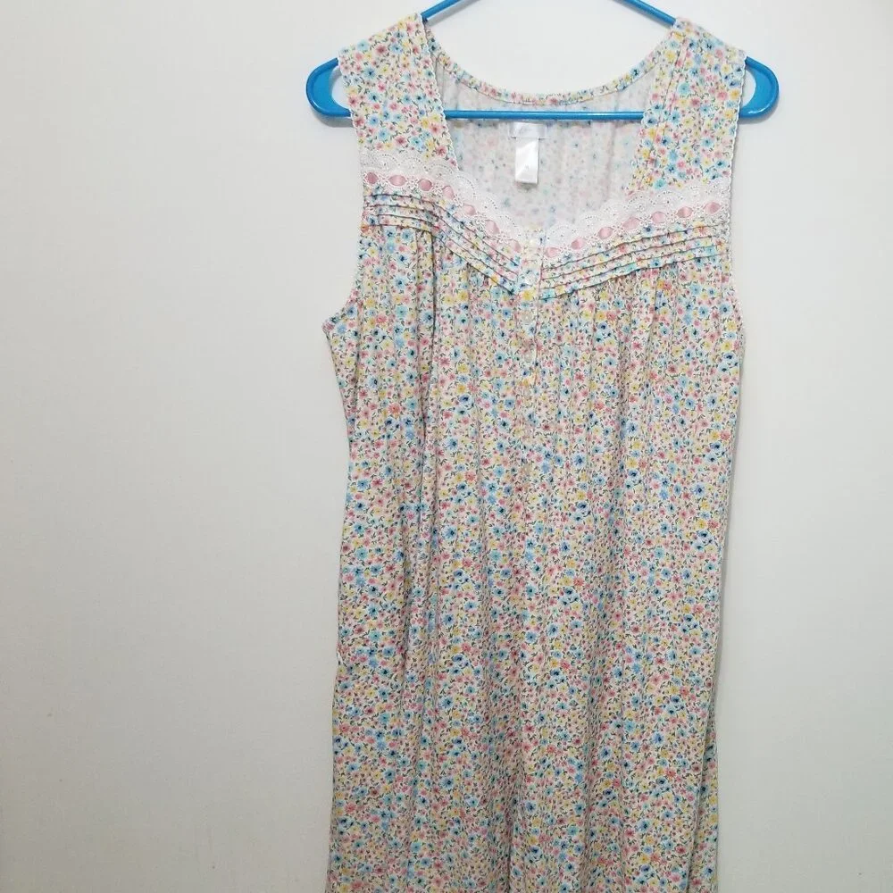 floral buttoning nightgown with lace - Picture 2 of 8